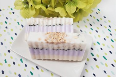 Homemade Honey, Lavender and Oatmeal Soap