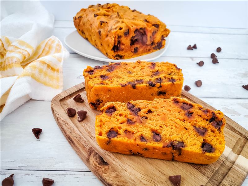 Easy Chocolate Chip Pumpkin Bread