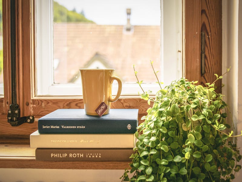 5 Must-Read Books for Enhancing Your Personal and Professional Life