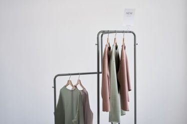 Capsule Wardrobe Layering for Cool October Mornings