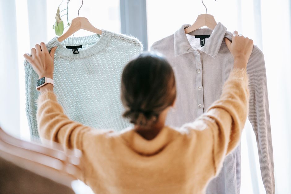 Capsule Wardrobe Layering for Cool October Mornings