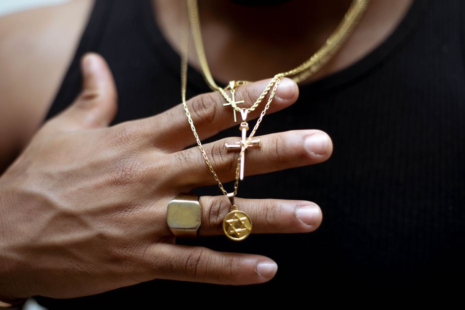 How To Mix Gold And Silver Accessories Without Clashing: Mix Gold and Silver Accessories W