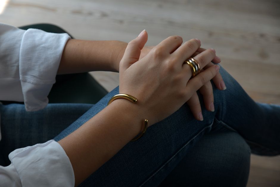 How To Mix Gold And Silver Accessories Without Clashing: Mix Gold and Silver Accessories W